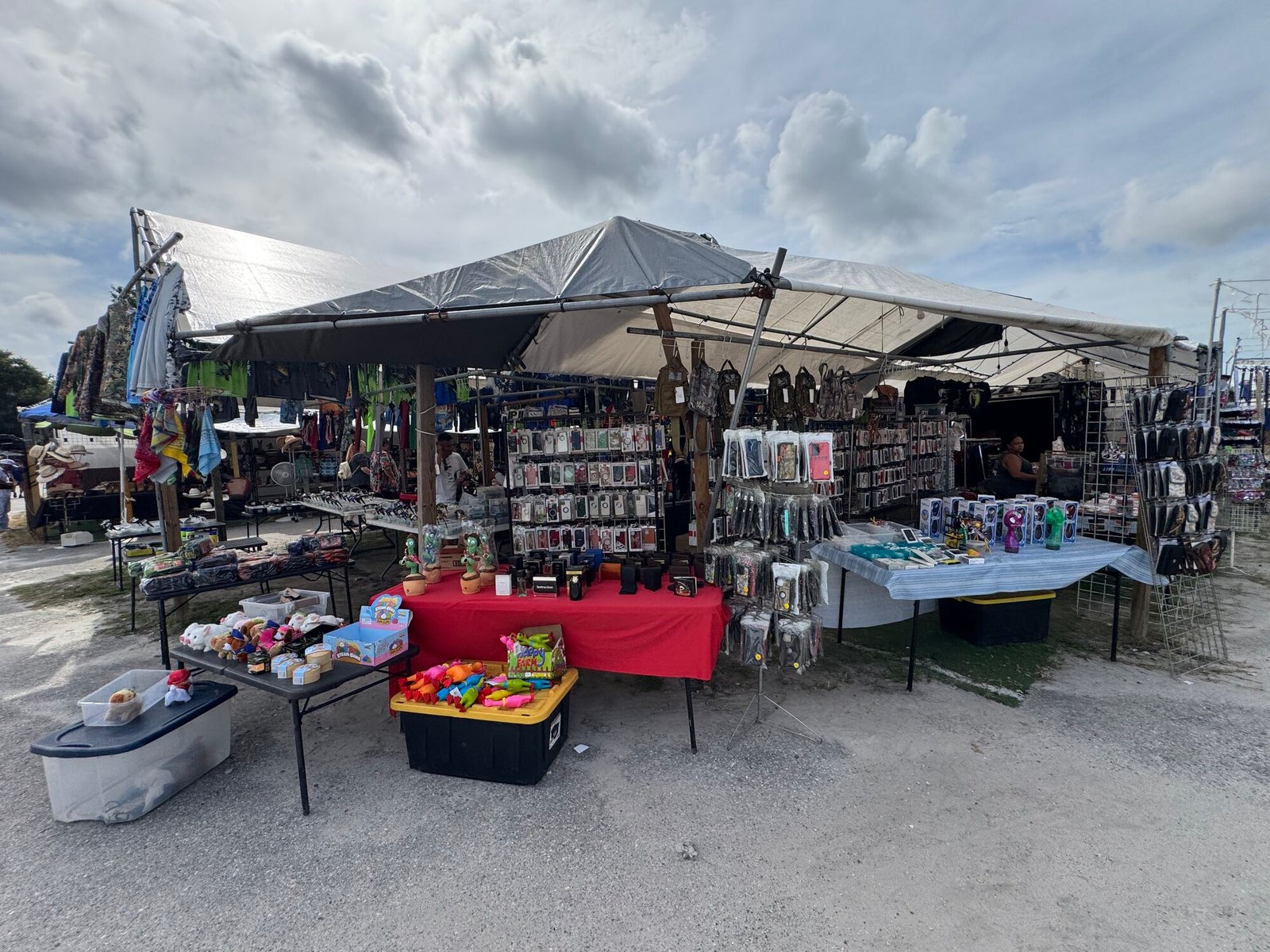 Ambiente familiar en Mi Pueblo Flea Market