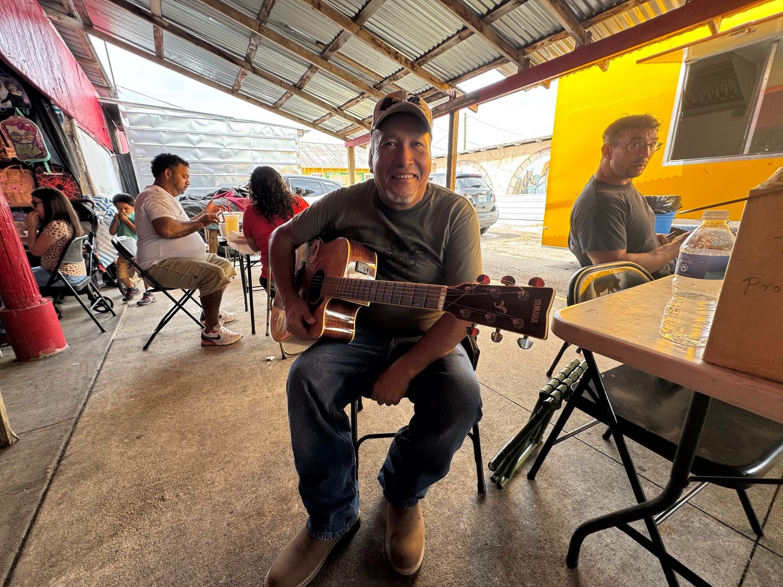 Celebración en Mi Pueblo Flea Market